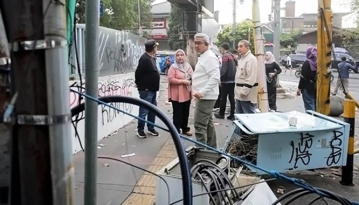 Pemkot Bandung Pastikan Perbaikan Traffic Light di Kawasan Dago 2 -7099-