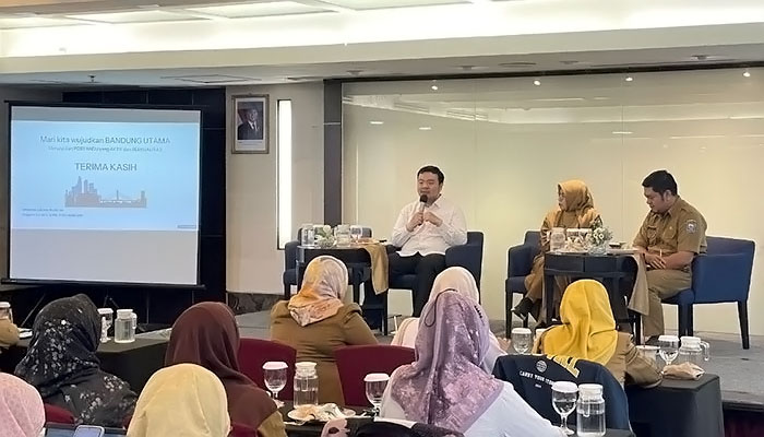 DPRD - Christian Julianto Budiman DPRD Kota Bandung Akan Selalu Dukung Penuh Posyandu Aktif -71410-