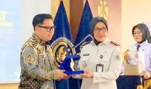 DPRD - Radea Respati Apresiasi PKM FEB Universitas Widyatama Dorong Ecopreneurship Warga Binaan -1808 26-u